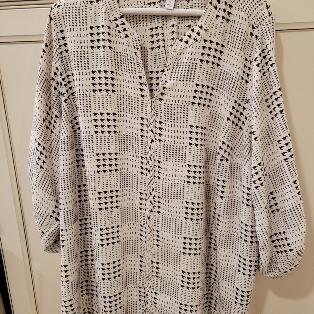 41 HAWTHORN TUNIC BLOUSE. CREAM AND BLACK SIZE 3X